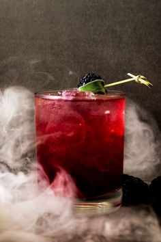 Smoking Blackberry Sage Margarita - The perfect Halloween cocktail! Sage Margarita, Easy Halloween Cocktails, Painkiller Cocktail, Spicy Cocktail, Halloween Cocktail, 2020 Year, Halloween Cocktails, Cupids Bow, Dry Ice