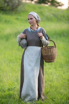 Linen Apron with Fringe "Fireside Family"