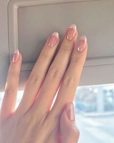 Nails Ideas Natural, Nails Art Simple, Delicate Nails Classy, Minimalist Nail Art 2024, Gel Extension Nails Ideas, Natural Nail Designs, Natural Nail Art, Minimal Nails