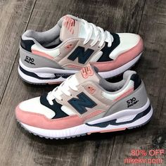 Women New Balance Shoes, Sneakers Fashion Women's, Trendy Tennis Shoes, Nike Shoes Women Fashion, Pretty Shoes Sneakers, Kicks Shoes, Cute Sneakers, Hype Shoes, Casual Sneakers Women