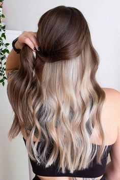 Blonde Underneath Hair, Peekaboo Hair Colors, Hair Color Underneath, Peekaboo Hair, Pretty Hair Color, Winter Hair Color, Penteado Cabelo Curto, Trendy Hair