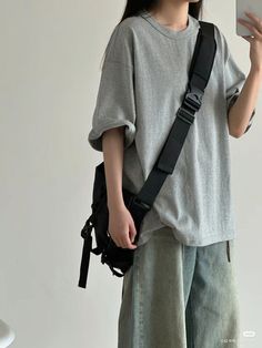 Baggy Outfit Ideas, Oversize Outfit, Neat Casual Outfits, Dress Design Sketches, Casual Day Outfits, Easy Trendy Outfits, Tomboy Fashion, Kpop Fashion Outfits, Vogue Fashion