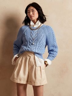 Classic Preppy Style Women Summer, Womens Preppy Style, Chunky Knit Sweater Outfit, Cable Knit Sweater Outfit, Cable Sweaters, Spring Sweater Outfits, Air Style, Africa Trip, Cropped Cable Knit Sweater