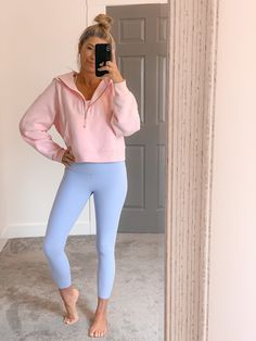 Blue Lululemon Leggings Outfit, Light Blue Leggings Outfit, Lululemon Outfit Winter, Scuba Outfit, Half Zip Outfit, Blue Leggings Outfit, Leggings Outfit Casual