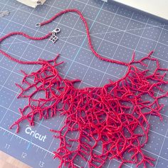 Vintage Bcbg Coral Necklace Beautiful Red Colar New Without Tags Elegant Red Bib Necklace For Party, Handmade Red Necklace For Evening, Handmade Red Bib Necklace For Party, Coral Necklace, Accessories Vintage, Vintage Accessories, Crochet Necklace, Coral, Women Accessories