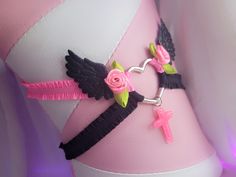 Kawaii angel wings e-girl alternative harajuku lolita leg garter DDLG little space petplay agere Goth Pastel Outfits, Pastel Goth Outfits Kawaii, Sinful Clothing, Oc Clothes, Thigh Garter, Leg Garters, Goth Kawaii, Pastel Goth Outfits, Black Angel Wings