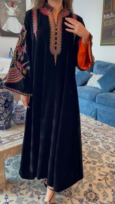 Abaya Fashion Dubai, Moroccan Clothing, Kaftan Designs, Mode Kimono, Moroccan Fashion, Mode Abaya, Moroccan Dress