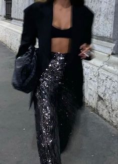 CHRISTMAS PARTY OUTFIT IDEAS | ALL BLACK OUTFIT Look Gatsby, Hslot Outfit Ideas, Fest Outfits, Pastel Outfit, Sequin Pants, New Years Outfit, Christmas Party Outfits