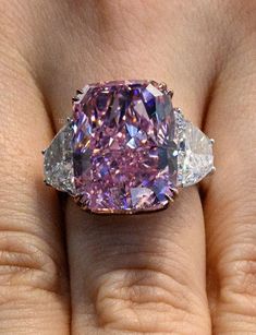 The Fortune Pink Mesmerizes Potential Diamond Buyers at Christie’s Pink Diamonds Engagement, Pink Diamond Ring, Gold Ring Designs, Customized Jewelry, Colleen Hoover, Fancy Color Diamonds, Pink Stone, Dream Jewelry, Pink Diamond