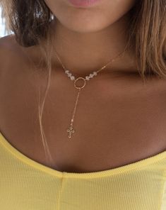 "》D E T A I L S《 ��✦ M E T A L : 14k Gold Filled ✦ S T O N E: Moonstone Choose your necklace length in the drop down menu. We recommend to measure your neck to get the right fit. It's easy...just wrap a string around your neck where you want the chain to sit and then you measure the string using a ruler. The necklace comes with 1.5\" extender to ensure a perfect fit. Just consider an extra 1.5\" on top of the length you choose from the drop down menu. If you choose 13\", your necklace can be adjus Southern Accessories, Middle Finger Ring, Cross Gold, Y Necklace, Dainty Gold Necklace, Jewelry Choker, June Birth Stone, Dream Jewelry, Gold Plated Jewelry