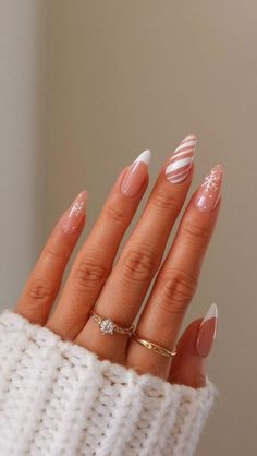 Cute Basic Christmas Nails, Christmas Basic Nails, Christmas And New Years Nail Ideas, Jolly Af, Colorful Nails, Christmas Event, Grunge Nails