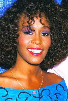 Whitney Houston 80s Makeup, Black 80s Makeup, Whitney Houston Makeup, 80s Hair And Makeup, 1980's Hair, 1980s Makeup And Hair, 80s Makeup Looks, 1980s Makeup, 80s Hairstyles