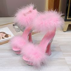 Oh la la - 4 Color Feather Thick High Heel Drag Queen Platform Sandals-Queenofdrag.com Drag Queen Heels, Mode Harajuku, Thick High Heels, Look Rose, Party Models, Wedding Pumps, Modern Sandals, Heels Platform, Drag Queens