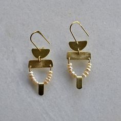 Upcycling, Brass Jewelry Handmade, Abstract Chandelier, Etsy Jewelry Earrings, Brass Jewellery Handmade, Brass Sheet, Pearl Chandelier, Abstract Jewelry, Handmade Silver Jewellery