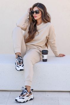 Elevate Contrast Seam Loungewear - Natural - Closet Candy Boutique Athleisure Outfits, Mom Outfits, Winter Fashion Outfits, Look Chic, Outfits Casuales, Classy Outfits