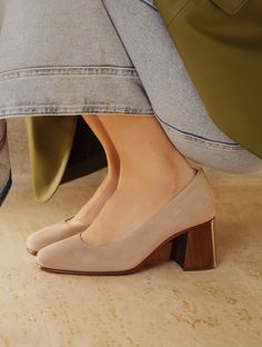 Feminine Shoes, Oxford Platform, Block Heel Pumps, Platform Clogs, Boot Pumps, Work Wear Women, Clean Shoes, Heel Pumps, Espadrilles Wedges