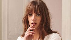 Wispy bangs are an excellent option for a woman who wants a cute, low-maintenance and effortlessly chic haircut. Wispy Fringe Haircut, Full Fringe Bangs, Change Up Your Look, Wispy Fringe, The Trend Spotter, Full Fringe, Chic Haircut, Simple Updo, Boho Hairstyle