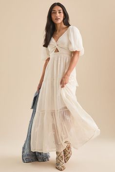 Outfit Inspiration Women, Casual White Dress, Photoshoot Dress, Spring Summer Trends, Floral Tapestry, Boho Maxi, Easy Breezy, Dress Picture, Altar'd State