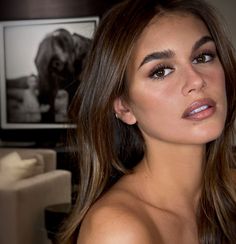 12 Makeup Trends That Will Dominate in 2024, Say Top MUAs | Who What Wear UK Going Out Makeup, Brown Hair Brown Eyes, Brown Makeup, Dark Brown Hair Color, Top Makeup Products, Elegant Makeup, Models Makeup, Kaia Gerber, Austin Butler