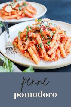 Bored of the same old spaghetti? Here's a game-changer - you can use any type of short pasta for your Pomodoro sauce! Ziti, Farfalle, you name it. Dive in to discover how this controversial trick can take your pasta game to a whole new level. Pasta Napolitana, Penne Pomodoro, Pomodoro Recipe, Pomodoro Sauce, Lemon Garlic Shrimp Pasta, Favorite Pasta Recipes, Meat Pasta, Seasonal Cooking, Ricotta Pasta