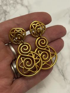 gold tone metal earrings , no makers mark, unsigned beauties . swirl design , clip on . measuring 5cm . likely from the 1980's Runway Earrings, Earrings In Gold, Wedding Jewelry Earrings, Swirl Design, Metal Earrings, Wedding Earrings, Gold Tone Metal, Makers Mark, Clip On