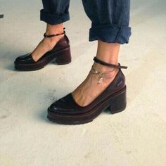 Chunky Pumps, Heels Chunky, Dr Shoes, Mode Inspo, 가을 패션, Pretty Shoes, Dream Shoes, Mode Vintage, Looks Style