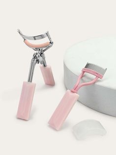 Mini Lash Curler, Eyelash Curler With Comb, Pink Eyelash Curler, Self Care Tools, Make Up Tools Aesthetic, Belongings For Dr, Makeup Tools Aesthetic, Christmas Wishlist Items, Tiktok Items