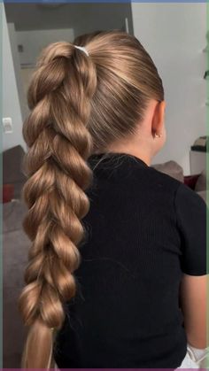 😍 Looking for easy and adorable braid hairstyles for your little ones? We've got you covered! 💕✨ These effortless braid styles are perfect for school and will make your child look absolutely charming. From simple French braids to cute fishtail braids and trendy Dutch braids, these hairstyle ideas will make your child stand out in the classroom. 💖👧 Get inspired and create beautiful hairstyles that your little girl will love! #EasyBraids #HairstyleIdeas #CuteHairdos #BackToSchool #Childrens Three Strand Braid, Adorable Hairstyles, New Braided Hairstyles, Quick Hairstyles For School, Braided Hairdo, French Braid Hairstyles, Effortless Hairstyles, Braids For Kids, Easy Braids