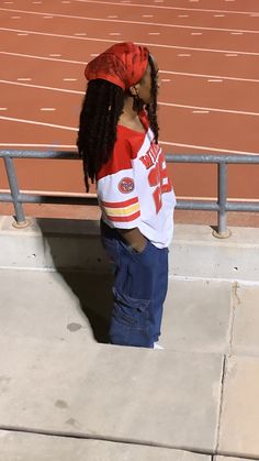 Ig @marmarthebrains Throwback Outfits, Tampa Bay Buccaneers Football, Street Style Outfits Casual, Spirit Week Outfits, Customized Shoes, Buccaneers Football, 90s Inspired Outfits, Looks Pinterest