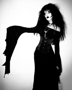 True Goth Outfits, Goth Clothes Inspiration, Dark Gothic Outfit, Goth Fit Ideas, Trad Goth Wedding, Goth Outfit Women, Trad Goth Women, Trad Goth Outfits 80s