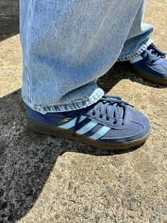 Adidas handball spezial Adidas Trainers Outfit, Handball Spezial Outfit, Blue Spezials, Navy Blue Spezial Adidas, Dark Blue Spezial Adidas, Adidas Spezial Blue, Handball Spezial Blue, Adidas Samba Women, Adidas Spezials