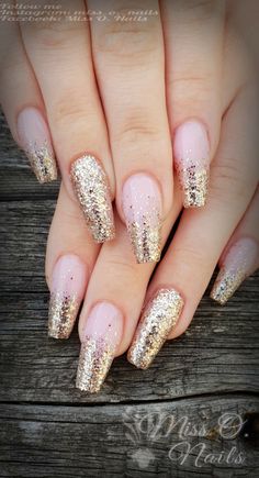 Golden Nails Designs Glitter, Ombré Gold Glitter Nails, Gold Glitter Gradient Nails, Gold Nail Ideas, Gold Prom Nails, Bachelorette Nails, Acrylic Nail Designs Classy, Glitter Gradient Nails, White Nails With Gold