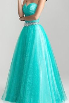 Ball gown Prom Dress Stores, Formal Dresses Gowns, Pretty Prom Dresses, Grad Dresses, Gorgeous Gowns, Prom Gown, Beautiful Gowns, Dance Dresses, Fancy Dresses