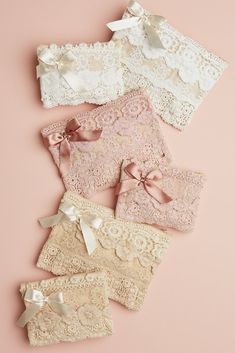 Large Lace zip bags Crafts Using Lace Ideas, Lace Crafts Ideas, Lace Zipper Pouch Tutorial, Lace Bags Vintage, Vintage Handmade Wedding Bags, Lacemaking Pillow Bag, Shabby Chic Bags Diy Sewing Patterns, Lace Diy Projects, Vintage Lace Crafts