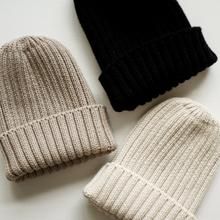 Classic Soft Knit Beanie, Trendy Cotton Beanie For Everyday, Classic Everyday Warm Beanie, Warm Classic Beanie For Everyday, Classic Warm Beanie For Everyday, Casual Cotton Ribbed Hat, Casual Ribbed Cotton Hat, Classic Knitted Beanie For Fall, Adjustable Cotton Beanie