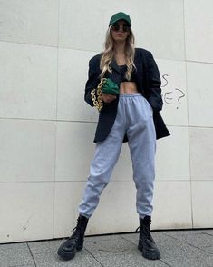 Street Wear Chic Outfits, Black Outfit Inspo Casual, Edgy Sporty Outfits, Sporty Look Outfits, Edgy Outfits Street Style Casual, Urban Chic Style, Sporty Chic Outfits, Outfits Of The Week, Sporty Chic Style