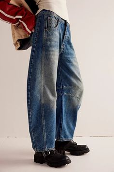 The Best Barrel-Leg Jeans That Will Define 2024 | Who What Wear Y2k Cheetah Print, Bow Jeans, Barrel Jeans, Baggy Style, All Jeans, Jeans Y2k, Jean Trends, Free People Jeans