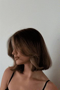 This trendy bob haircut exemplifies summer refreshment, showcasing a blunt cut that grazes just above the shoulders, promising low-maintenance ease. Subtle layering throughout lends a breezy, effortless texture, perfect for those carefree, sunny days. Complemented by a soft, face-framing balayage that blends sun-kissed highlights with natural - Click to see more of Top 30 Trendy Summer Hairstyles to Try in 2024 and follow us for more hairstyle ideas. // Photo Credit: Instagram @jamesthesalon Bob Framing Face, Natural Blended Balayage, Face Frame Haircut Short Hair, Short Haircut Above Shoulder, Short Hair Framing Layers, Layered Bob Highlights, Hair Cut Layers Short, Bobs With Face Framing Layers, Bob Haircut With Long Layers