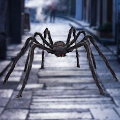 DIY Giant Spider Halloween Decoration | POPSUGAR Home Halloween Giant Spider, Jar Decoration Ideas, Spider Scary, Pallet Halloween, Jar Decoration, Huge Spiders, Large Spiders, Outdoor Halloween Decorations