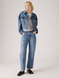 You never thought it was possible, but then it happened. Your favorite jeans meet your favorite decade. We designed these 501® ‘90s Ankle jeans with a classic mid-rise, an ankle-length cut and a loose, straight fit with just the right amount of bagginess through the leg. They're the vintage jeans you've always dreamed of finding at the thrift store, but without all the rummaging. The original blue jeans since 1873 Mid-rise with a loose fit that's just right For a slimmer fit, try one size down, Ribcage Jeans, Jean Large, Jean Vintage, Relaxed Jeans, Chino Jeans, Loose Jeans, Levi's 501, Jeans Bootcut, Tapered Jeans