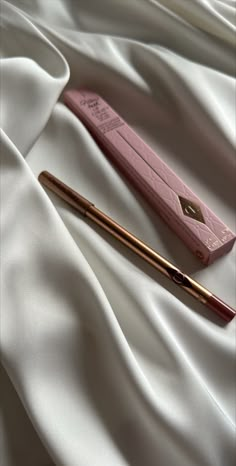 DEFINE YOUR DESIRE: Charlotte Tilbury Lip Liner - where precision meets passion. Sculpt, shape, and embrace the allure of a perfectly outlined pout. 💄🖋️ #CharlotteTilbury #LipPerfection Charlotte Tilbury Lip Liner, Charlotte Tilbury Lip Cheat, Charlotte Tilbury Lip, Charlotte Tilbury Pillow Talk, Products Aesthetic, Makeup Help, Pearl Nails, Makeup Must Haves