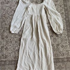 Like New Maternity Dress Brand Nothing Fits But Size Small Approximately 48” Length Measured While Hung Up Perfect For Family Photos! Pet Free/ Smoke Free Home Postpartum Dress, Hung Up, Maternity Dress, Maternity Dresses, Maternity Clothes, Dress Brands, Family Photos, Like New, Womens Dresses