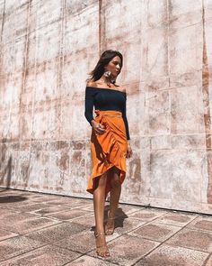 Spanish Outfits Street Style, Moroccan Street, Spanish Outfits, Coast Fashion, Spanish Dress, Europe Fashion, Jeans Casual, Dressy Outfits, Spring Summer Outfits