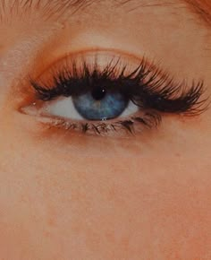 Smink Inspiration, Beauty Make-up, Makeup Tricks, Eye Makeup Remover, Blue Eye, Long Lashes, Makeup Goals