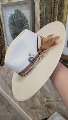 Custom Cowboy Hats For Women, Cowboy Hat Decorations Ideas Party, Decorated Wide Brim Hat, Cowgirl Hat Decoration, Custom Cow Girl Hats, Custom Cowgirl Hats Western, Customized Cowgirl Hats, Custom Cowgirl Hat Ideas, Cowgirl Hat Inspo Diy