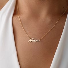 italic name necklace, Script Name Necklace, Personalized Name Necklace, Mother's Day Gift, Custom Gold Name Necklace, Script Name Necklace This personalized name necklace is a perfect gift for birthday, anniversary, christmas, bridesmaid, graduation, wedding, engagement, best friend, mom and sisters. MATERIAL * Pendants and Chains are 925 Sterling Silver COLOR * Silver & Gold & Rose Gold GIFT BOX * Each order will come in Jewelry Box. PRODUCTION TIME * 3 - 5 Business Days SHIPPING TIME * 3-5 Bus Name Pendant Necklaces For Birthday Gift, Rose Gold Gifts, Gold Gift Boxes, Mom And Sister, Gold Gift, Gift For Birthday