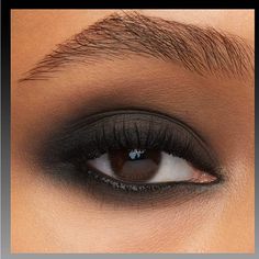 Smokey Eye With Graphic Liner, Nude Smokey Eye Makeup, Gala Makeup, Dark Smokey Eye Makeup, Maquillage Halloween Simple, Maybelline Eyeliner, Black Smokey Eye Makeup, Eyeliner Ideas, Dark Smokey Eye