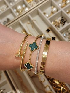 Lux Aesthetic, Bracelets Cartier, Cartier Bracelets, Van Cleef Bracelet, Cartier Love Bangle, Cleef Bracelet, Membentuk Alis, Love Bangle