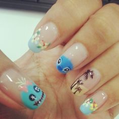 Aloha nails with stich scrump for summer ! Feel like going to Hawaii now ! Nails For Hawaii, Simple Disney Nails, Disney Manicure, Aloha Nails, Disney Themed Nails, Short Nails Summer, Artistic Nails, Stick Makeup