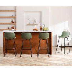 Presenting our 26/30 inch bar stools counter height - the perfect blend of comfort, style, and durability. These modern bar stools set for kitchen island are designed to make your kitchen island or bar area even better. Experience the luxury and comfort of counter height bar stools with backs. With a seat height of 26/30 inches, a cushioned backrest, and a footrest, these counter height bar chairs set provide a comfortable sitting position for long periods. leather counter height bar stools are Kitchen Island Bar Stools, 30 Inch Bar Stools, Island Bar Stools, Green Kitchen Island, Bar Chairs Kitchen, Stools For Kitchen, Counter Stools With Backs, Western Kitchen, Bar Stools Kitchen Island